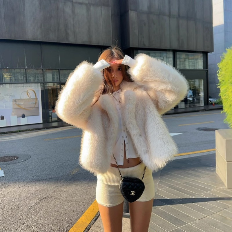Women Winter Faux Fur Coat New - Streetwear Brand New recensie en prijs