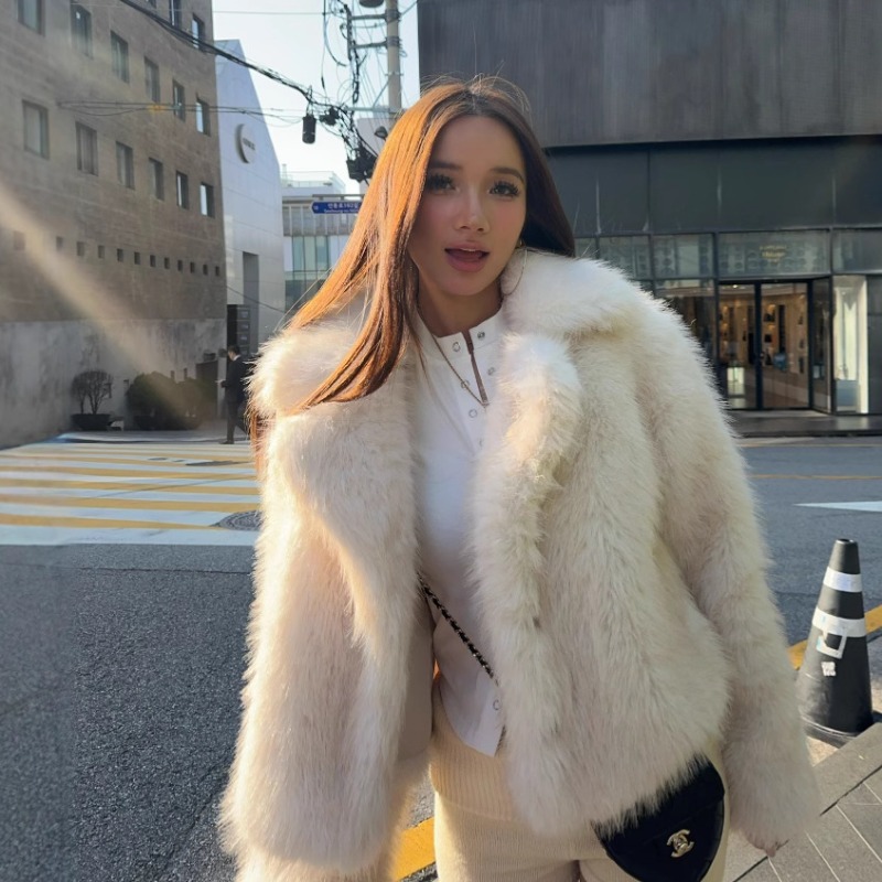 Women Winter Faux Fur Coat New - Streetwear Brand New recensie en prijs